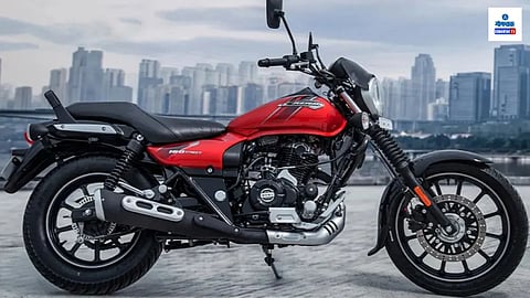 Bajaj Avenger 220 Street