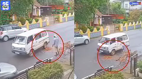 Goa Omni Car Pothole Viral Video