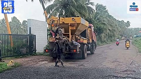 Chopdem Arambol road potholes