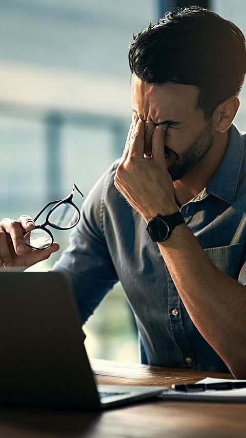 Relaxation Tips: ऑफिसमध्ये थकवा आलाय? तर 'हे' 3 सोपे उपाय करून पहा.. 