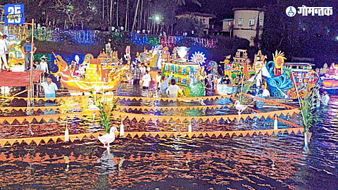 Tripurari Poornima Valvanti River, Vithhalapur Karapur boat festival, Goa Naukayanotsav