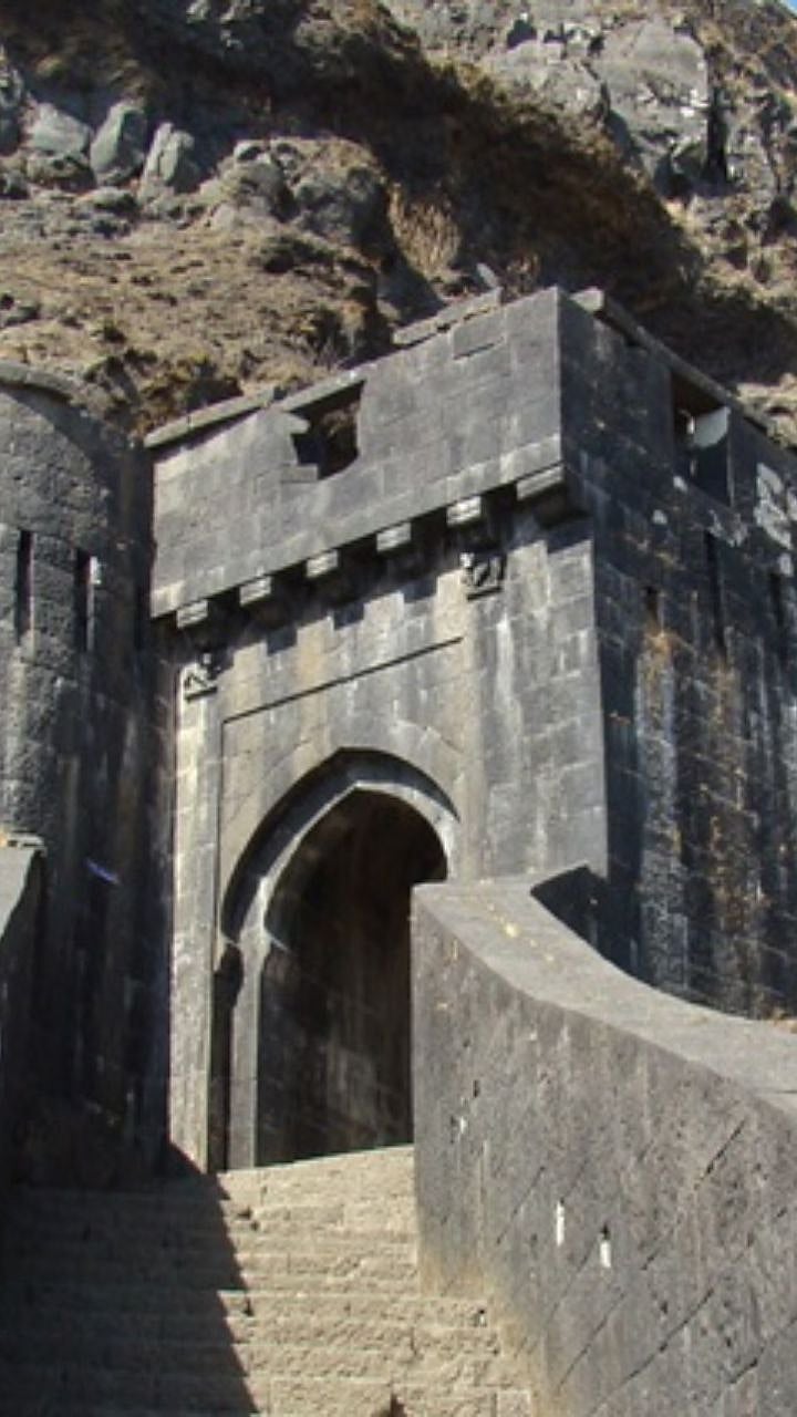 Tarapur Fort: पोर्तुगीजांनी बांधला, चिमाजी अप्पांनी जिंकला! मराठा ...