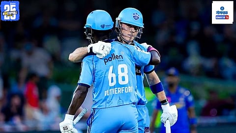 Dewald Brevis & Sherfane Rutherford Sixes