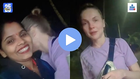 Goan woman helps foreign tourist at night