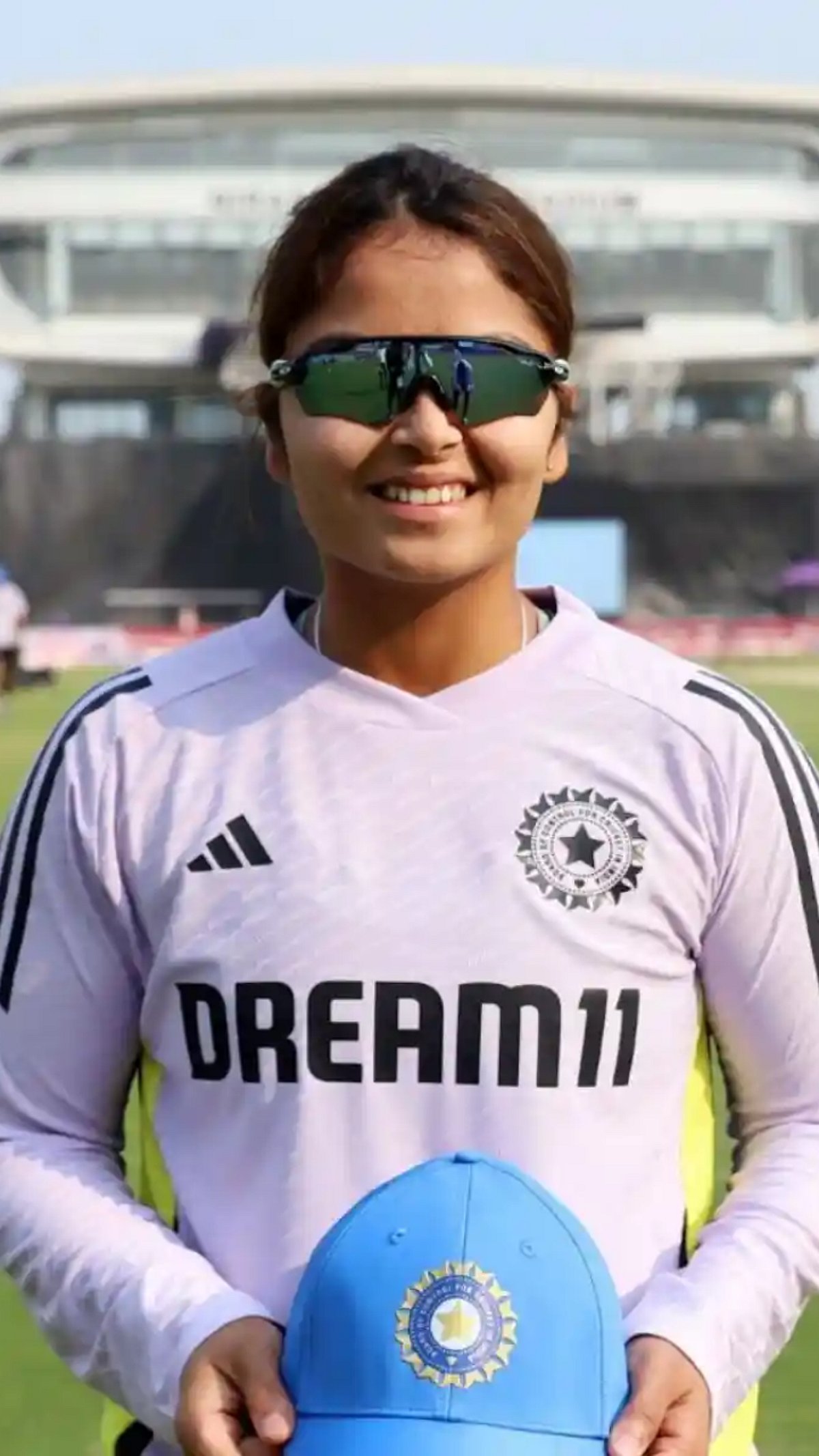 Sayali Satghare: 5 धावांत 7 'विकेट्स'! सायलीचा जबरा रेकॉर्ड ...