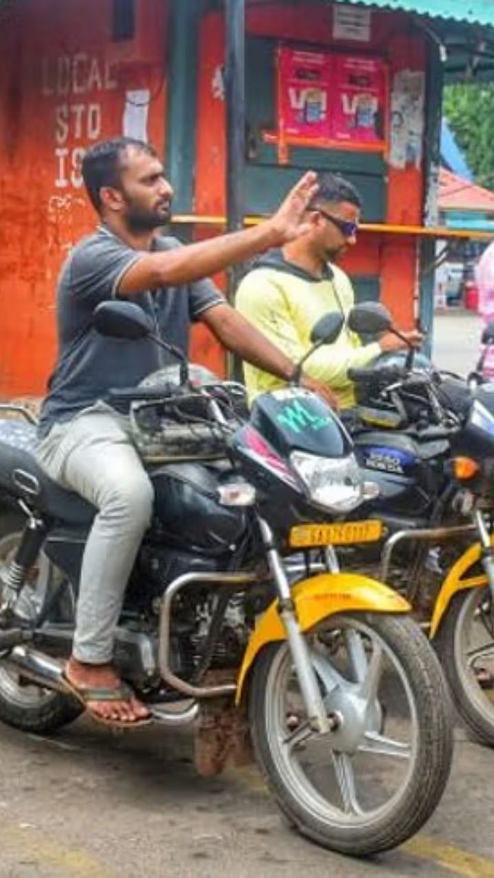 Goa Bike Taxi: गोव्यात मोटारसायकल चालकाला 'पायलट' का म्हणतात? Goa Bike ...