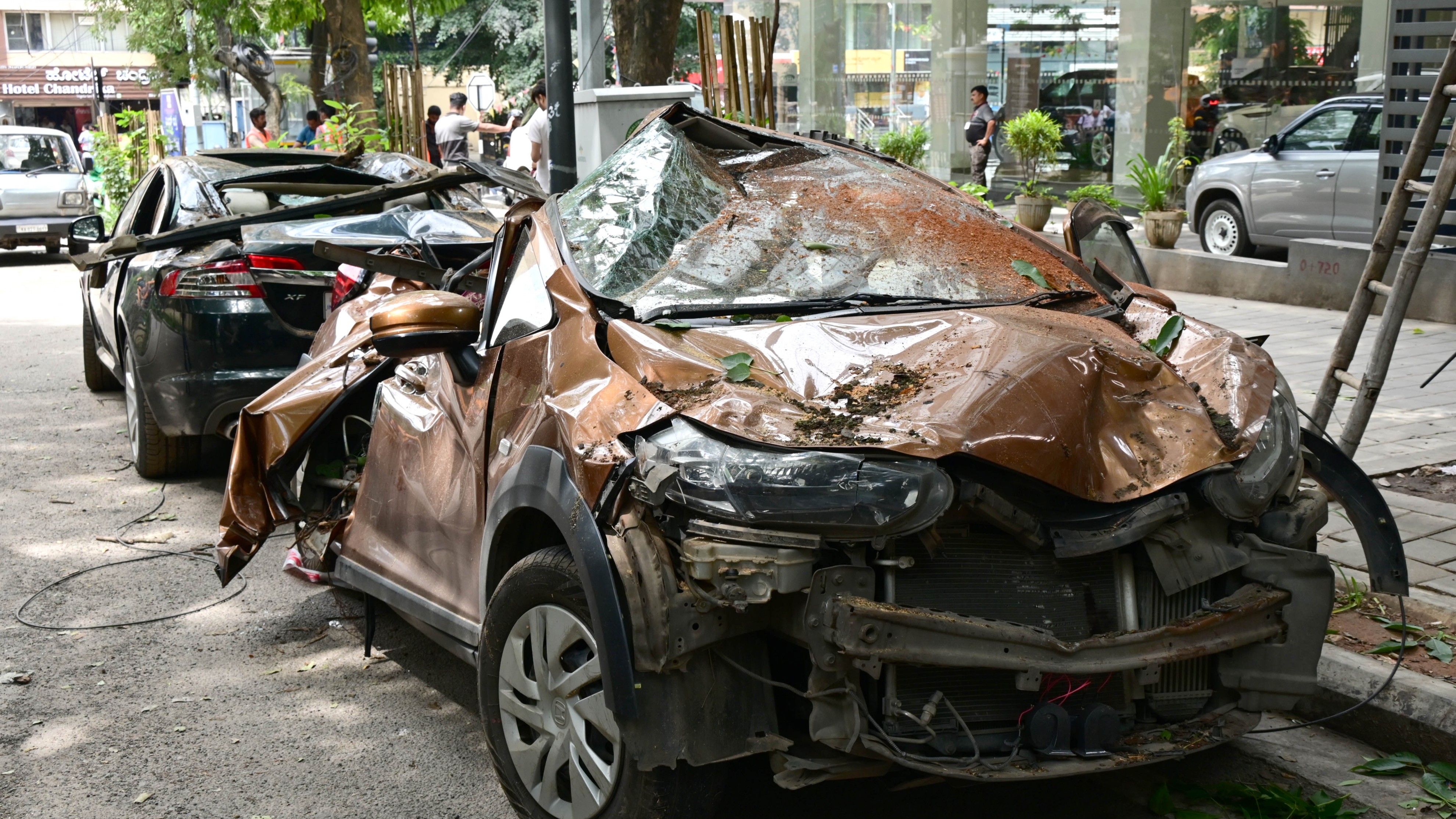 What is cashless claims settlement in motor insurance?