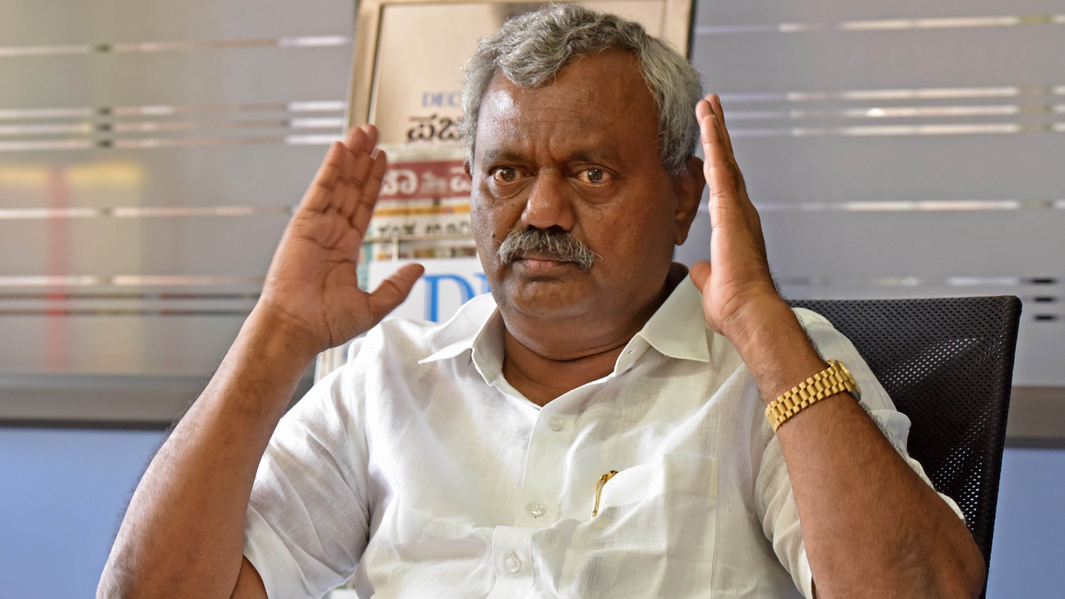 Ex-BJP minister S T Somashekar meets Karnataka CM Siddaramaiah amid buzz over 'Operation Hasta'