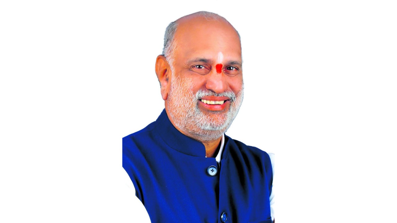 I am hurt, but won't leave BJP, says Shivaram Hebbar