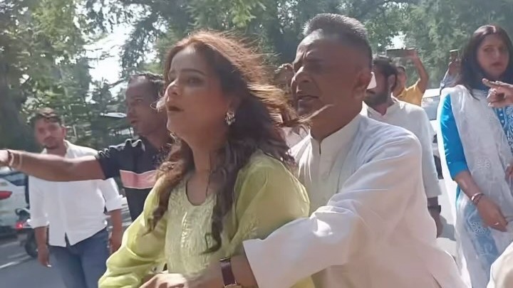 Actor, politician Archana Gautam manhandled outside Delhi Cong office 