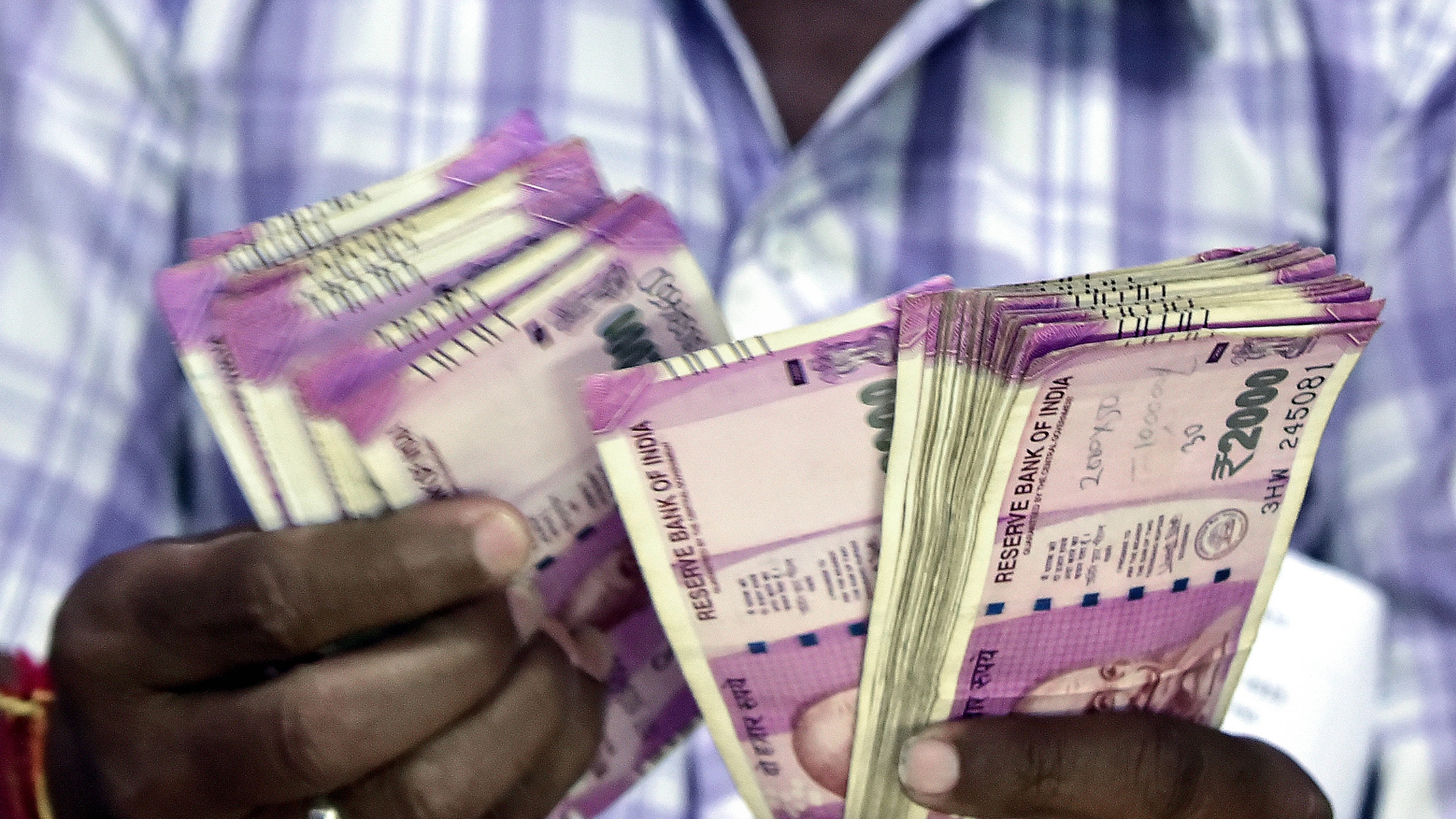 Rs 2000 currency notes.