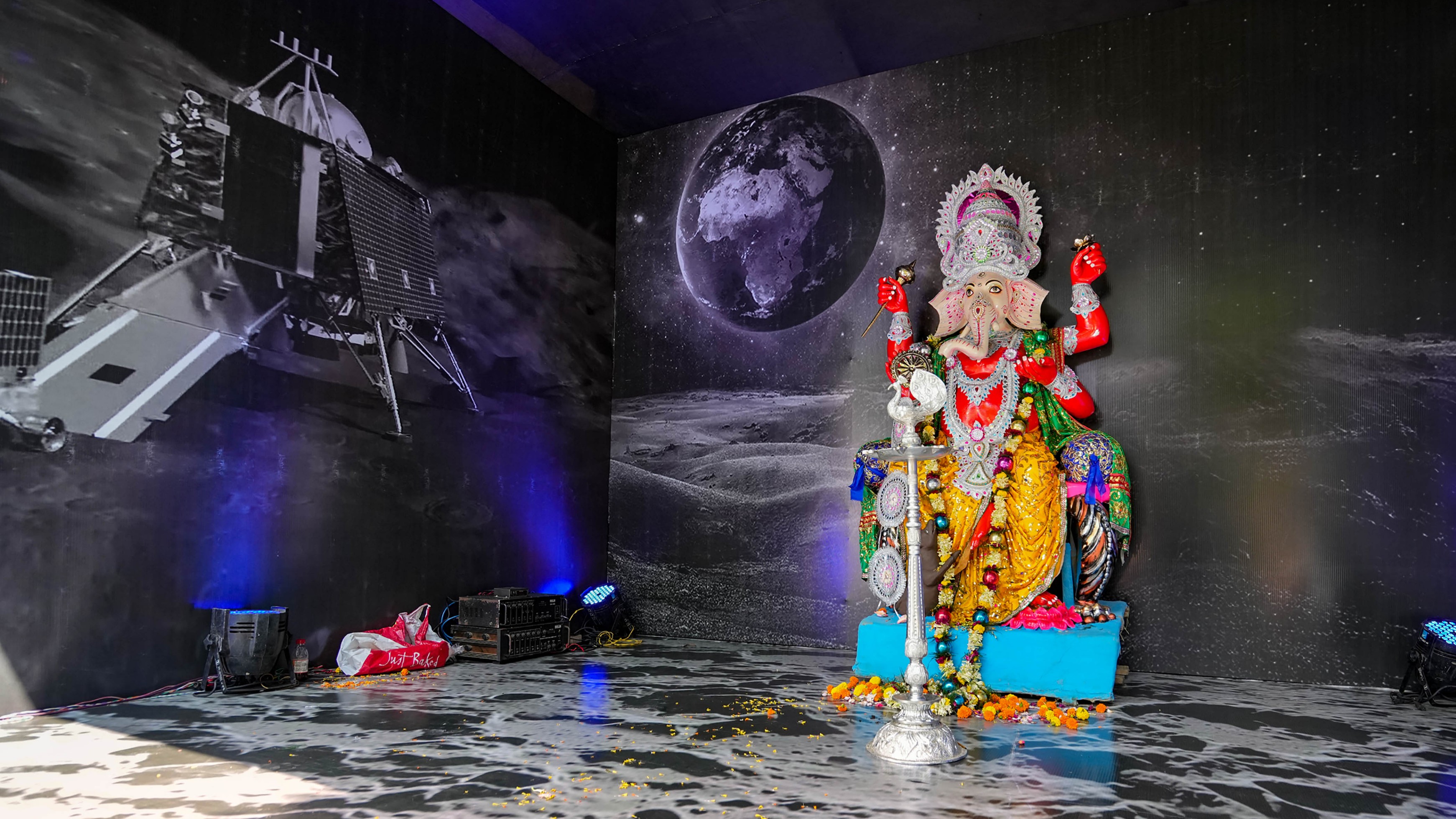 Ganesh Chaturthi is celebrated with great fervour and one can see some lovely decorations, fusing the event with local culture in West Bengal.