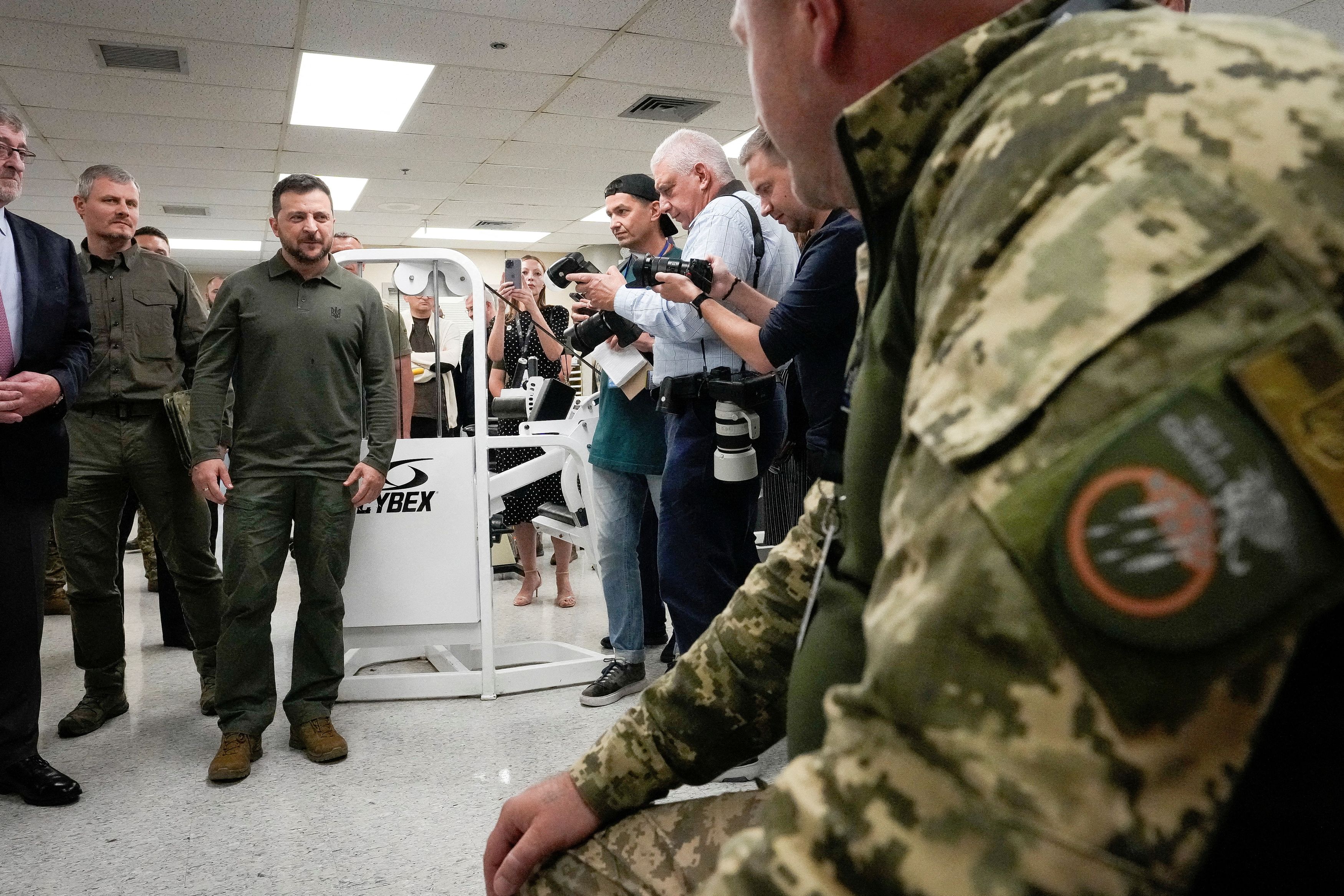 Ukrainian President Volodymyr Zelenskiy visits the Staten Island University Hospital, where Ukrainian soldiers are being treated for war injuries, in in New York, U.S September 18, 2023.