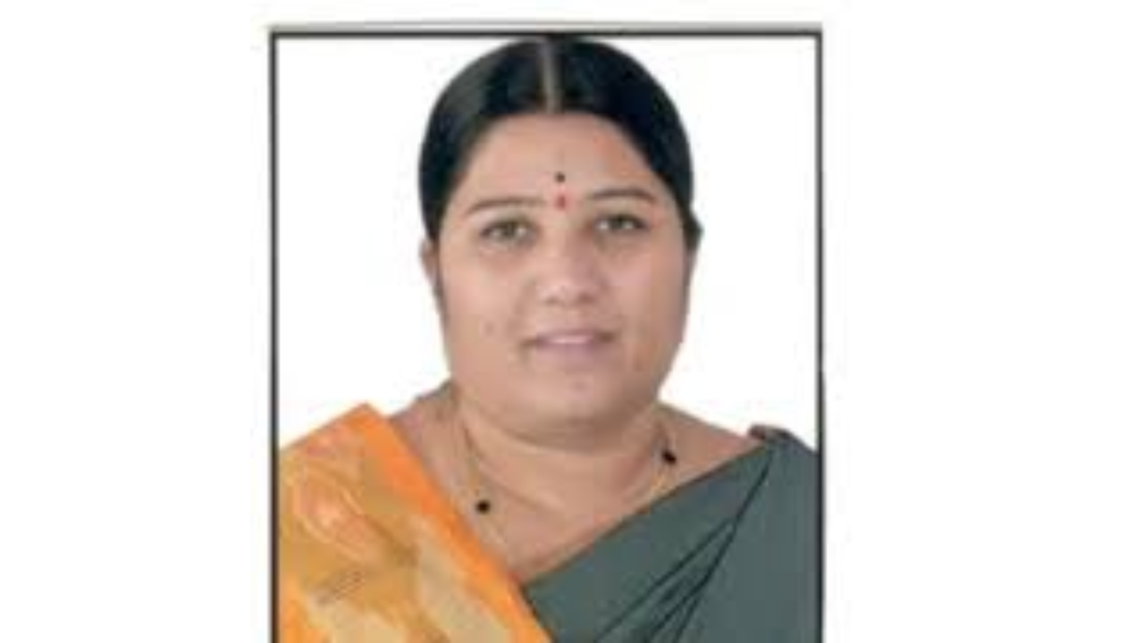 Devadurga MLA Karemma Nayak escapes unhurt in car accident