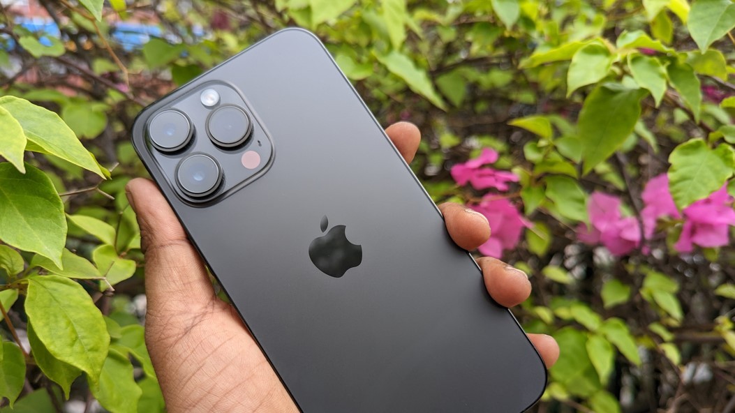 Apple rolls out iOS 17.0.3 with a bug fix to resolve the overheating issue