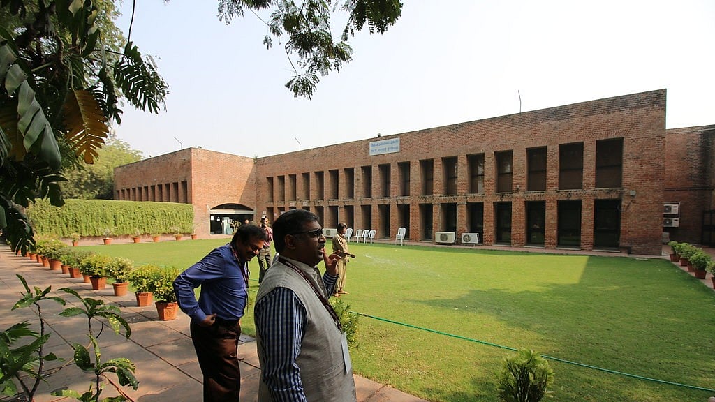 IIM Ahmedabad: New Blended MBA in AI & Business Analytics Unveiled
