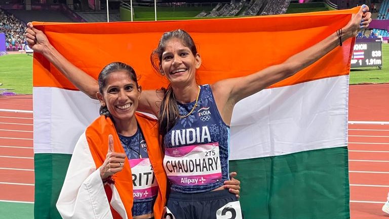 India's Parul Chaudhary and Priti.