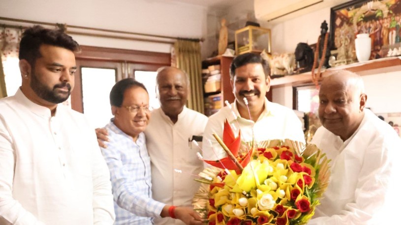 JD(S) supremo Gowda asks BJP K'taka chief Vijayendra to fight LS poll together without any confusion