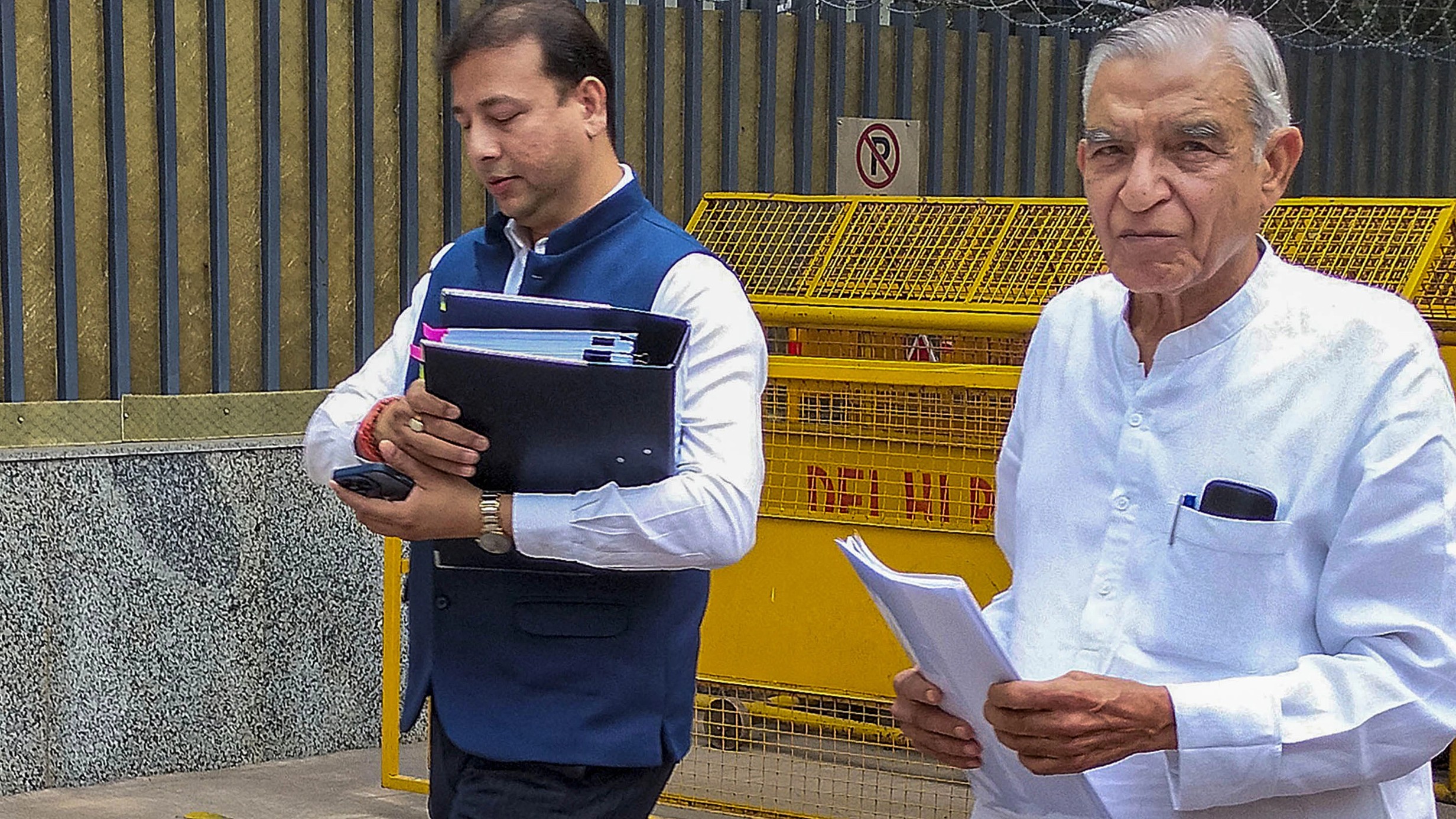 Congress leader Pawan Bansal visits ED office in Delhi