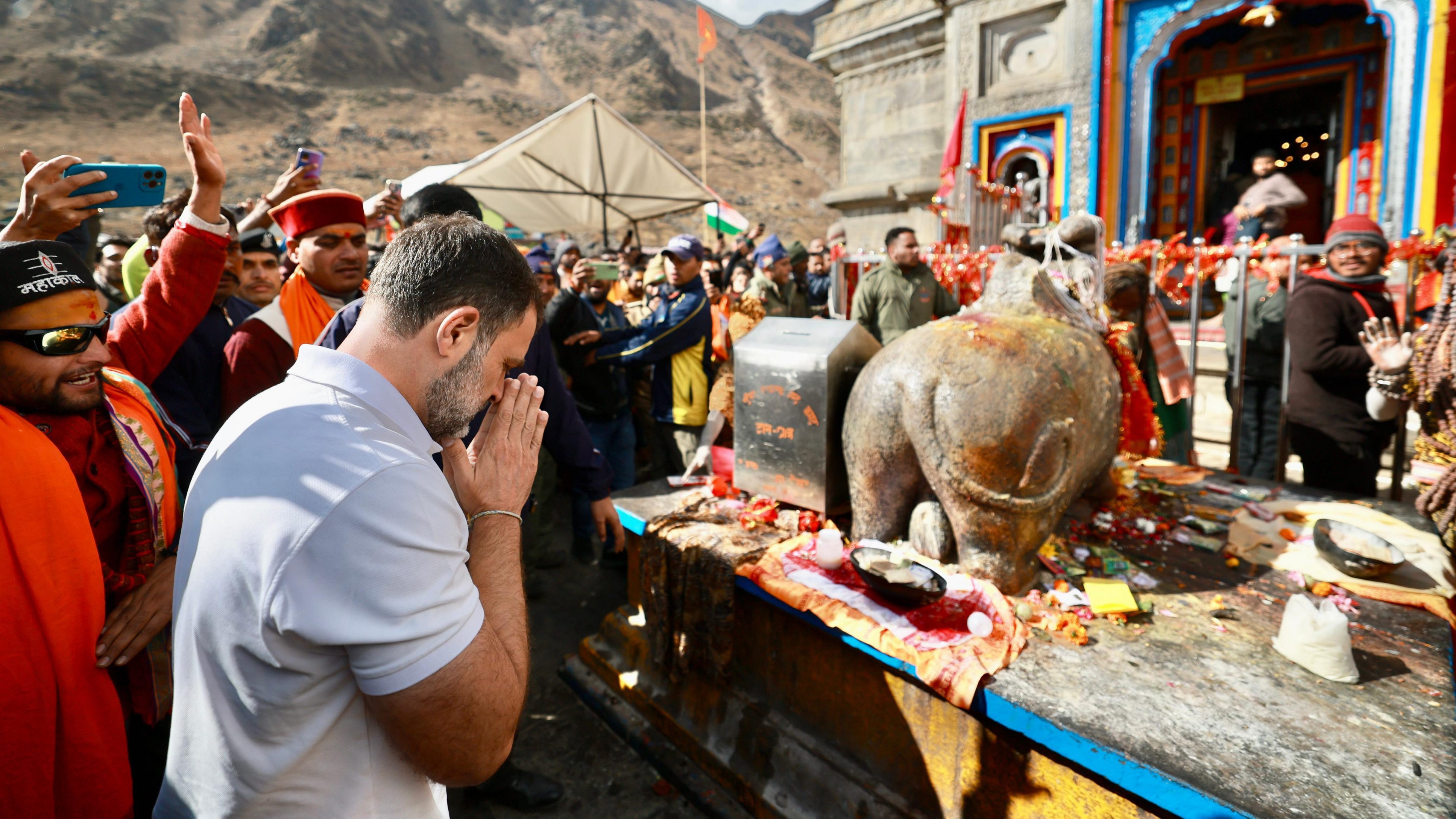 Rahul Gandhi visits Kedarnath temple in Uttarakhand