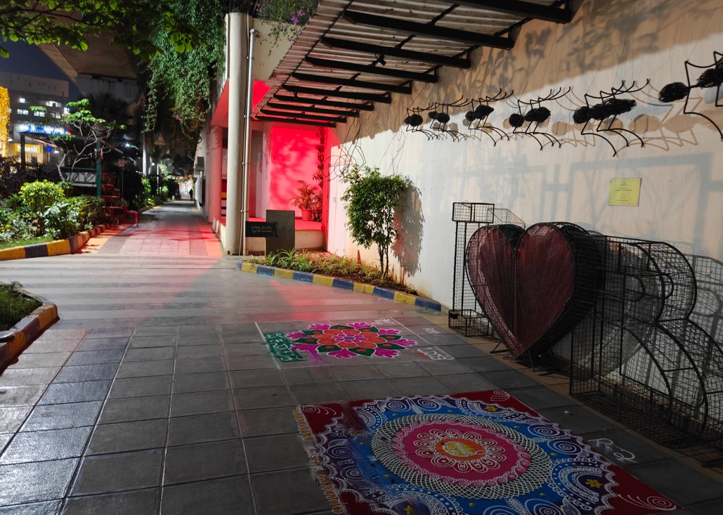 OnePlus Open camera's sample photos captured in the night.