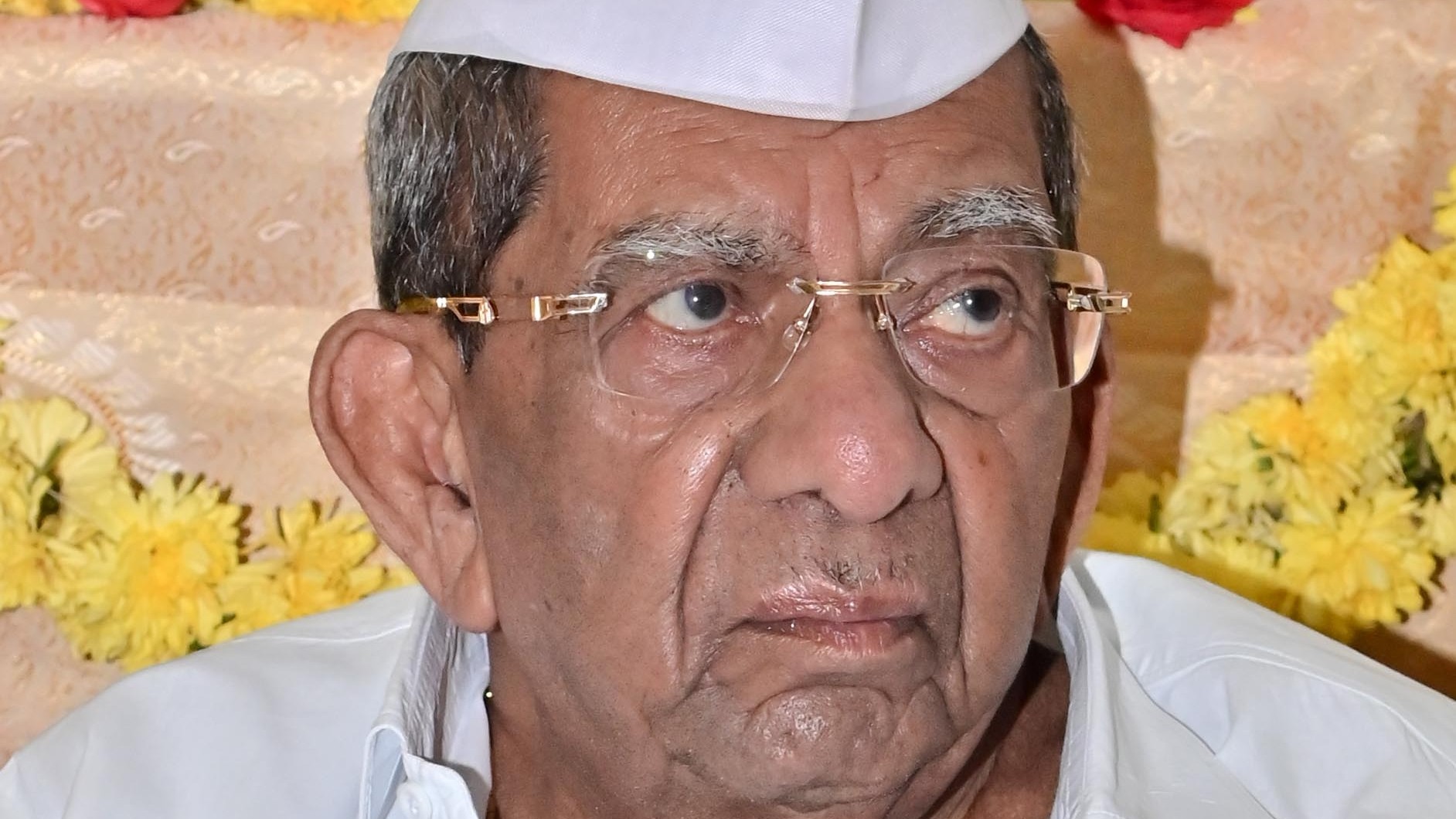 Construct Basava Bhavan on lines of Ambedkar Bhavan: Shamanur