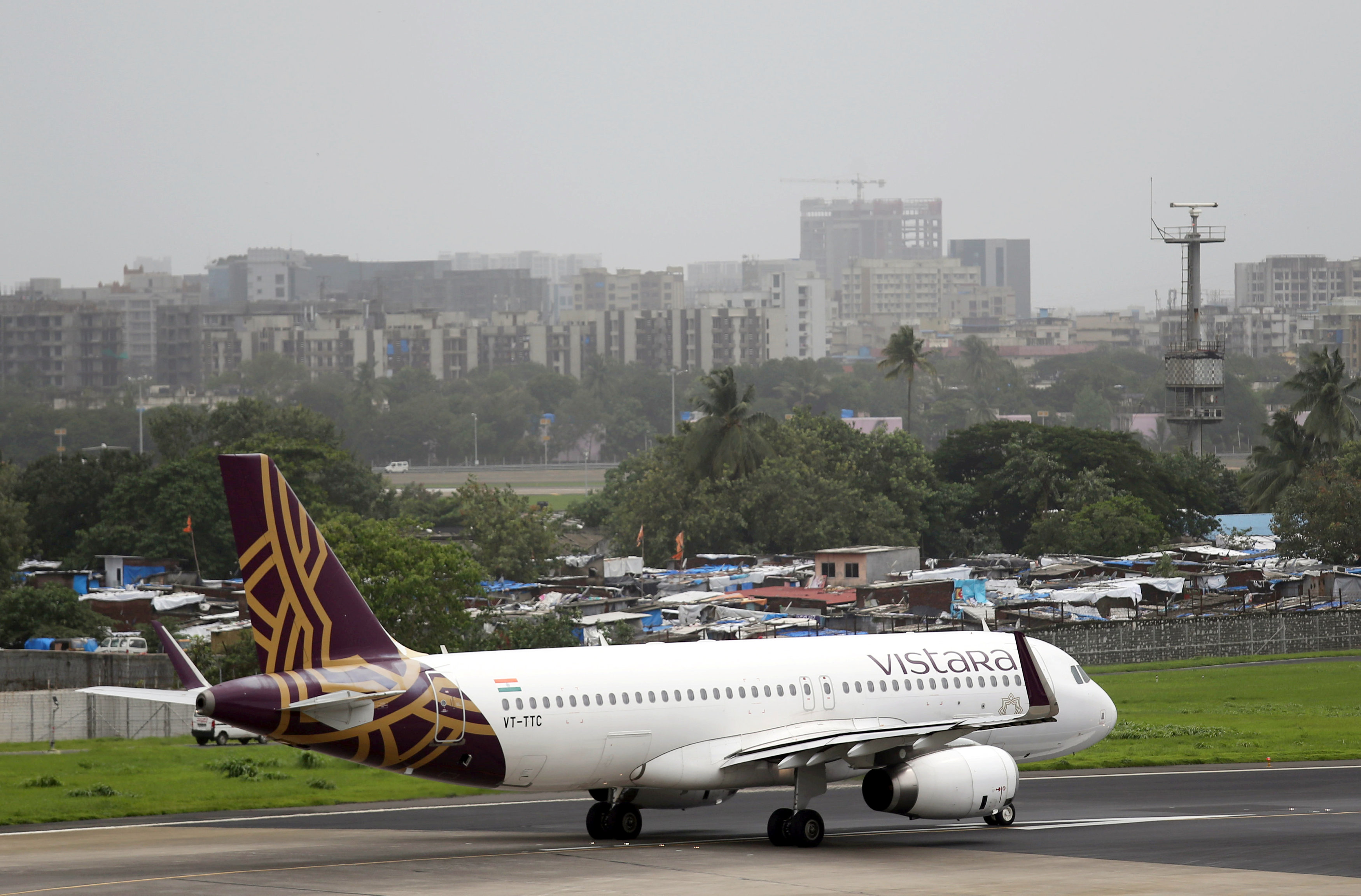 A Vistara Airbus A320 passenger aircraft prepares for takeoff at Chhatrapati Shivaji International airport in Mumbai India July 11 2018. REUTERS/Francis Mascarenhas