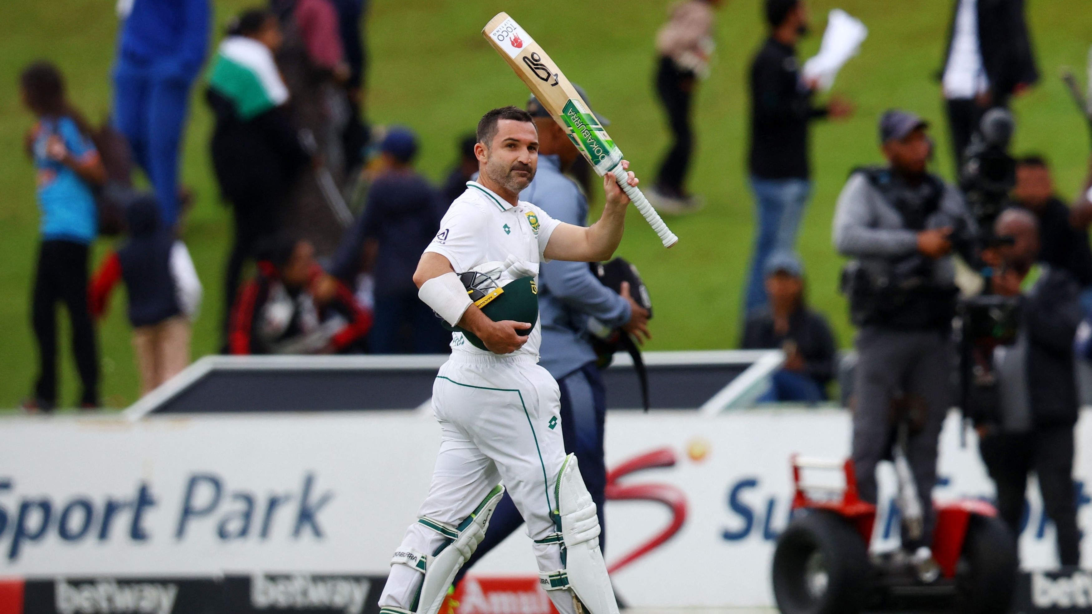 Elgar proves India's pain in the neck again