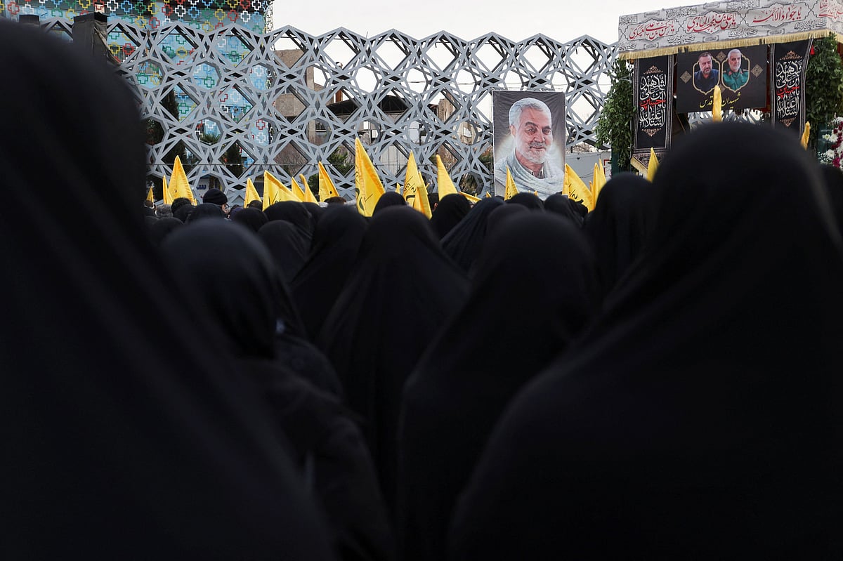 <div class="paragraphs"><p></p></div>