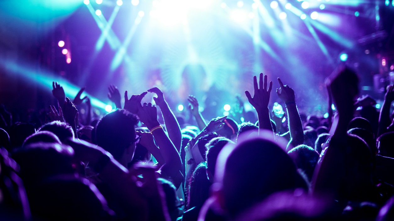 Prices soar as partygoers flock 
to hotspots in Bengaluru