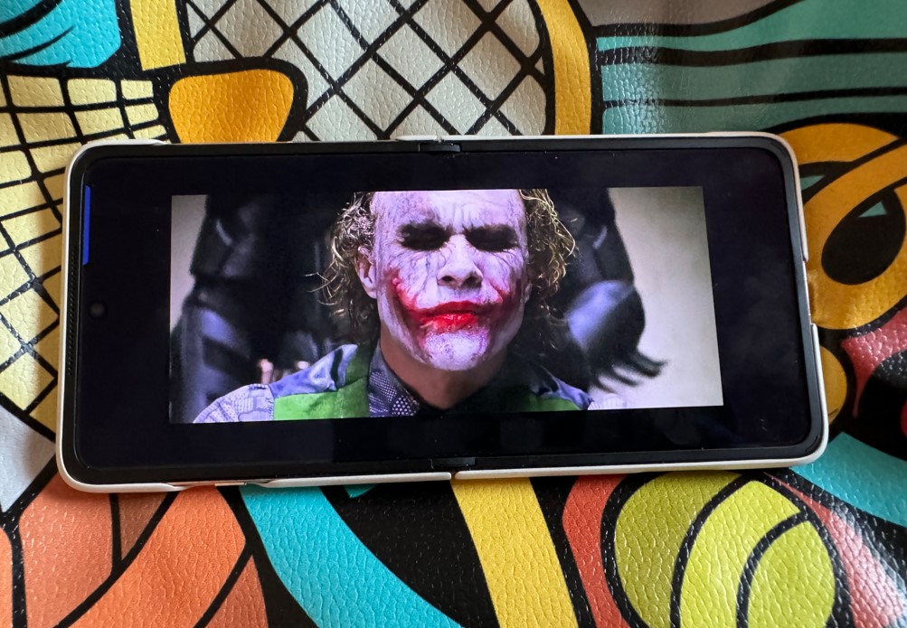 Oppo Find N3 Flip. 