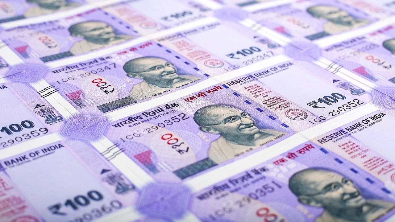 Lok Sabha elections 2024: Rs 20.85 cr cash, alcohol worth over Rs 27 cr seized in Karnataka 