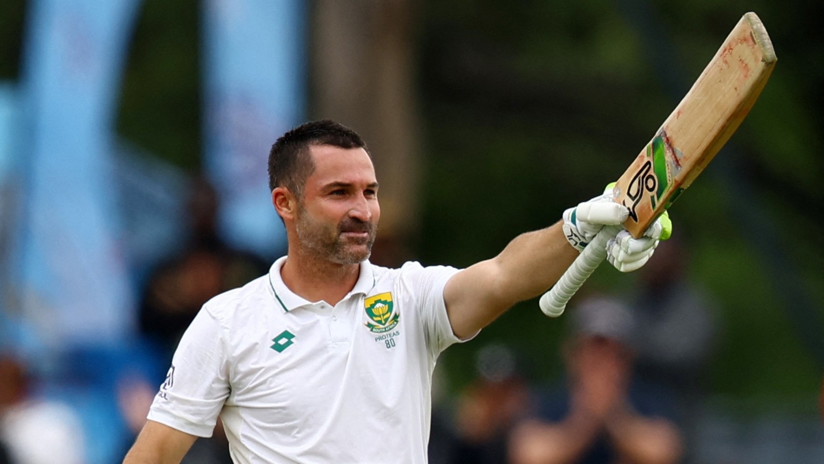 Emotive ton for retiring Elgar as South Africa reach 194-3 at tea