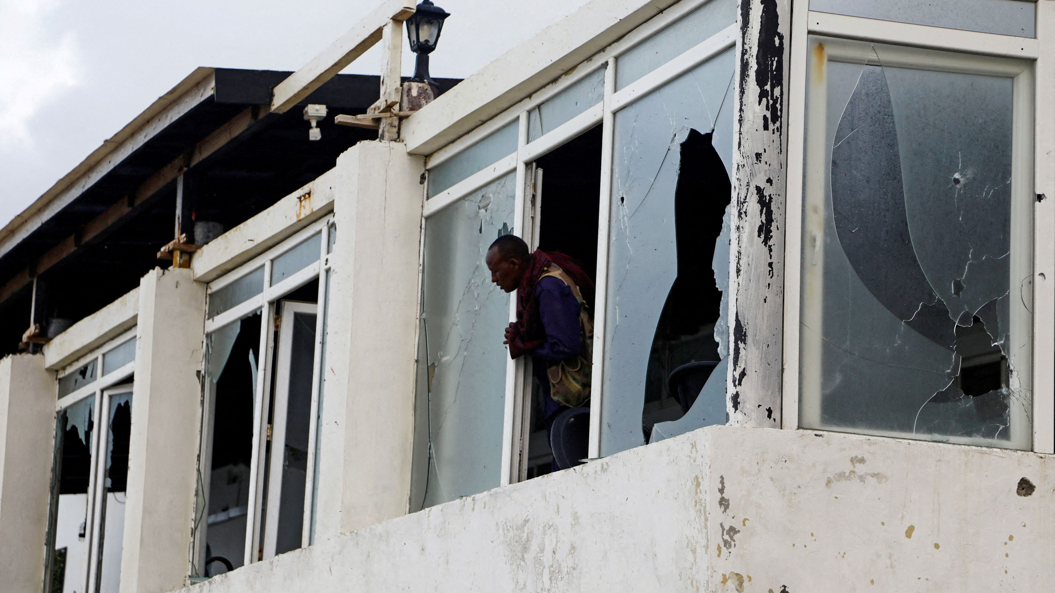 Somalia says it's working to rescue hostages from UN helicopter