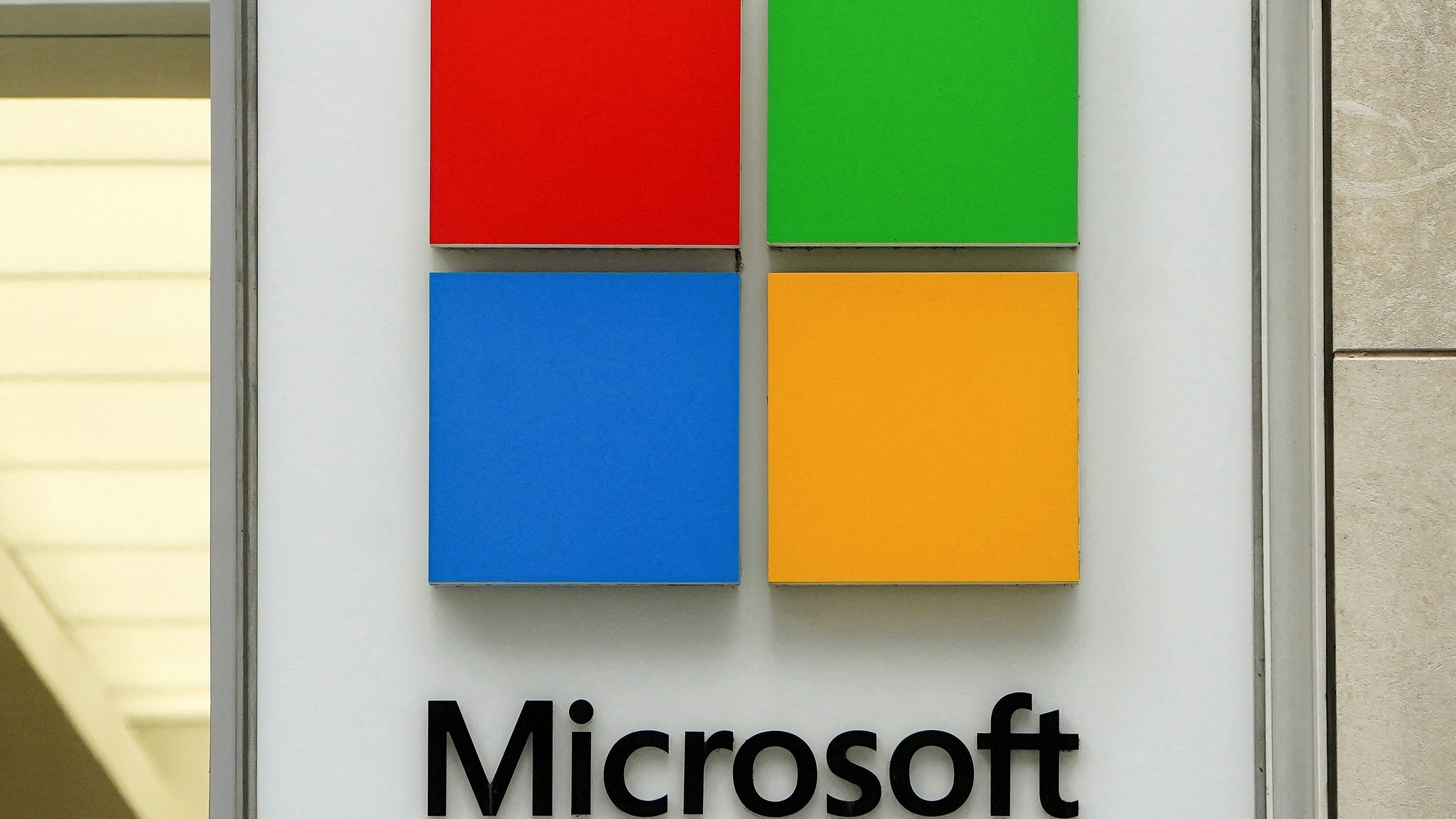 Microsoft offers $20 consumer AI subscription to boost business