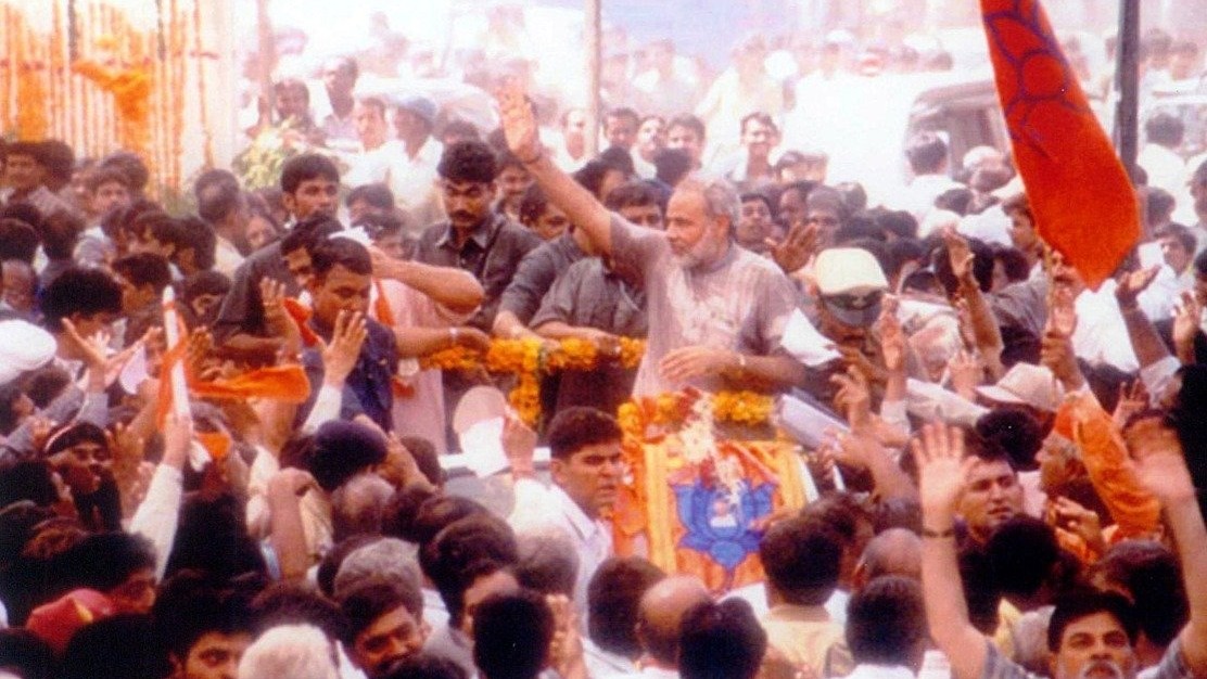 Modi's road show after taking oath as Gujarat CM.