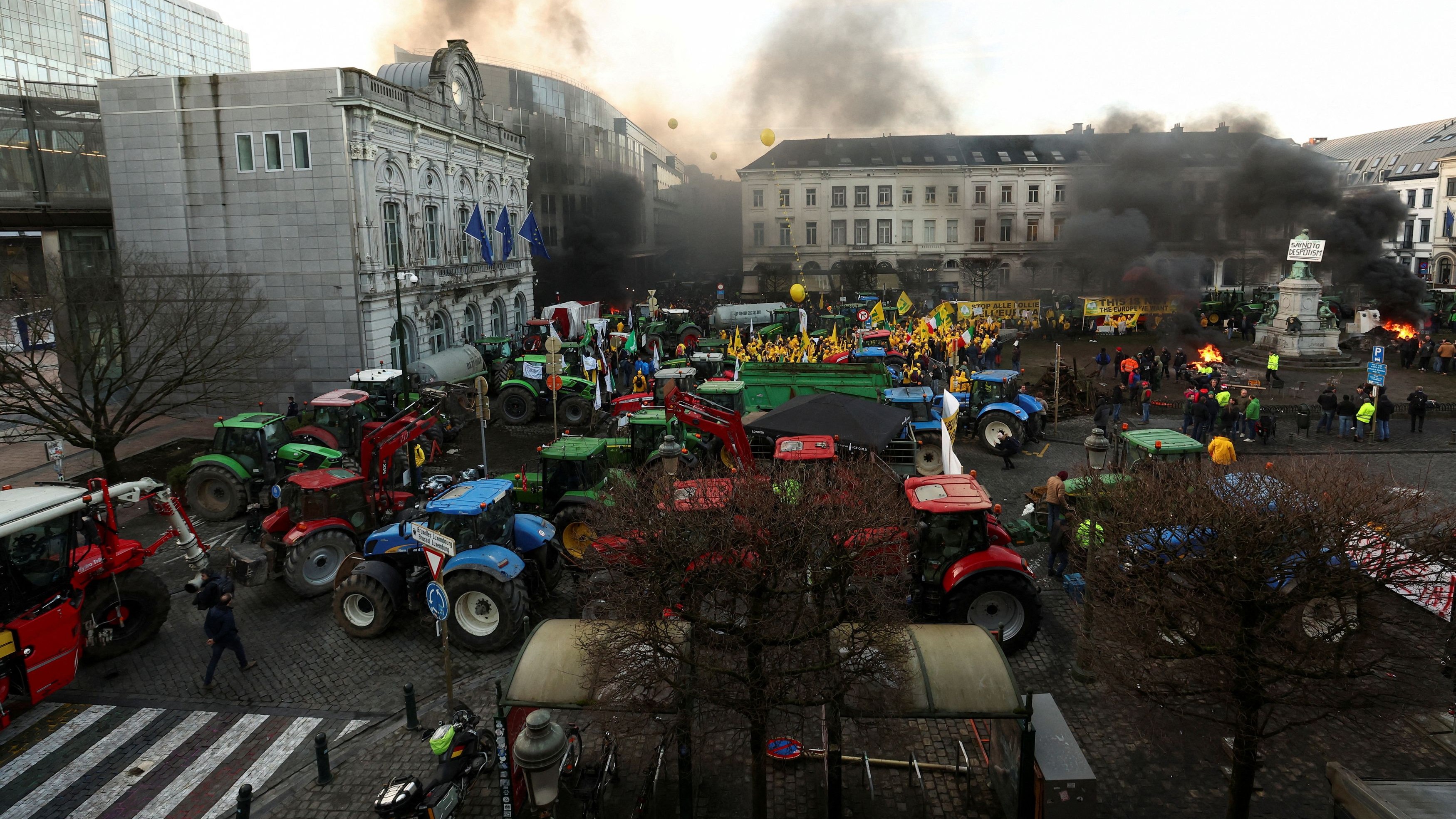 Belgium: Hundreds of farmers on tractors blocked the roads to demand better pay and working conditions.