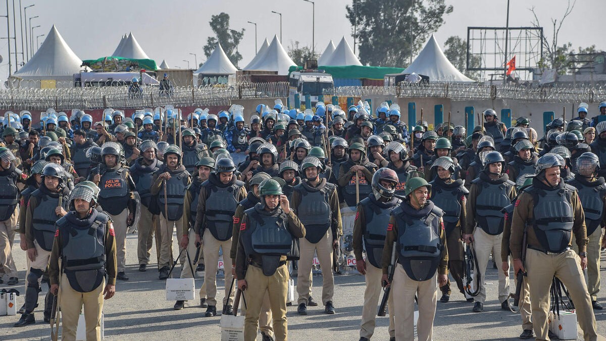 Farmers' protest: Police remove barrier for commuters at Singhu, Tikri borders