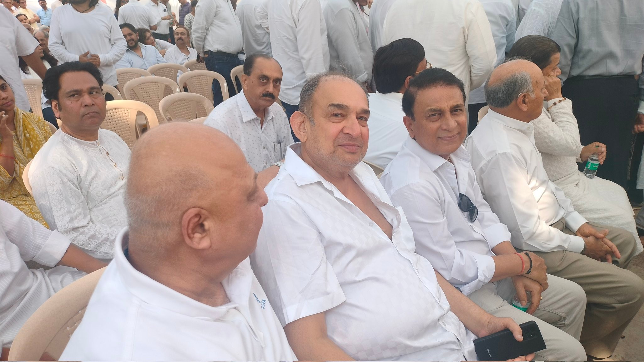 Manmohan Desai and Sunil Gavaskar were also seen at the funeral.