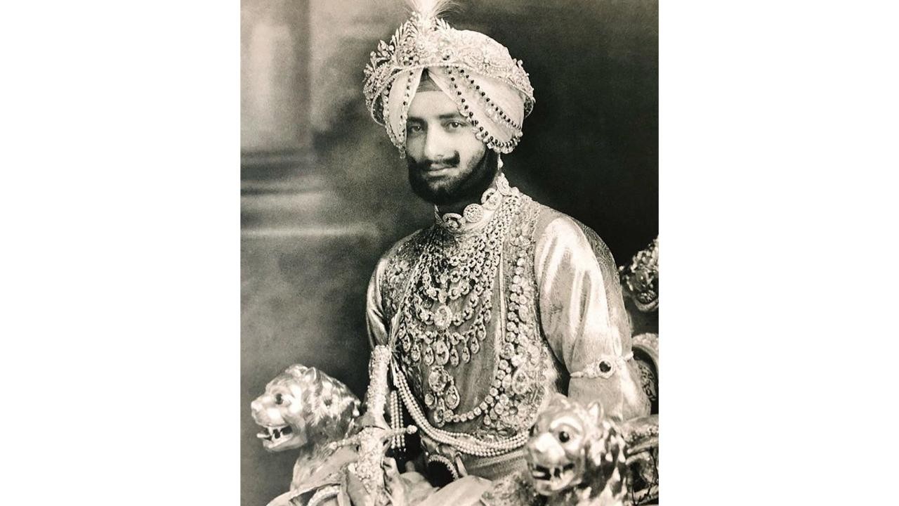 Rank 01| Yuvraj of Patiala, Yadavindra Singh holds the record of scoring the fastest half-century on Test debut. He scored his 50 in just 42 balls against England in 1934.