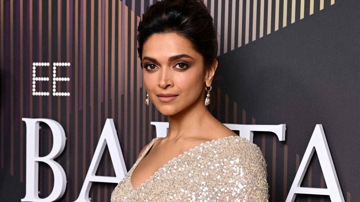 Deepika Padukone stuns in saree at BAFTA awards