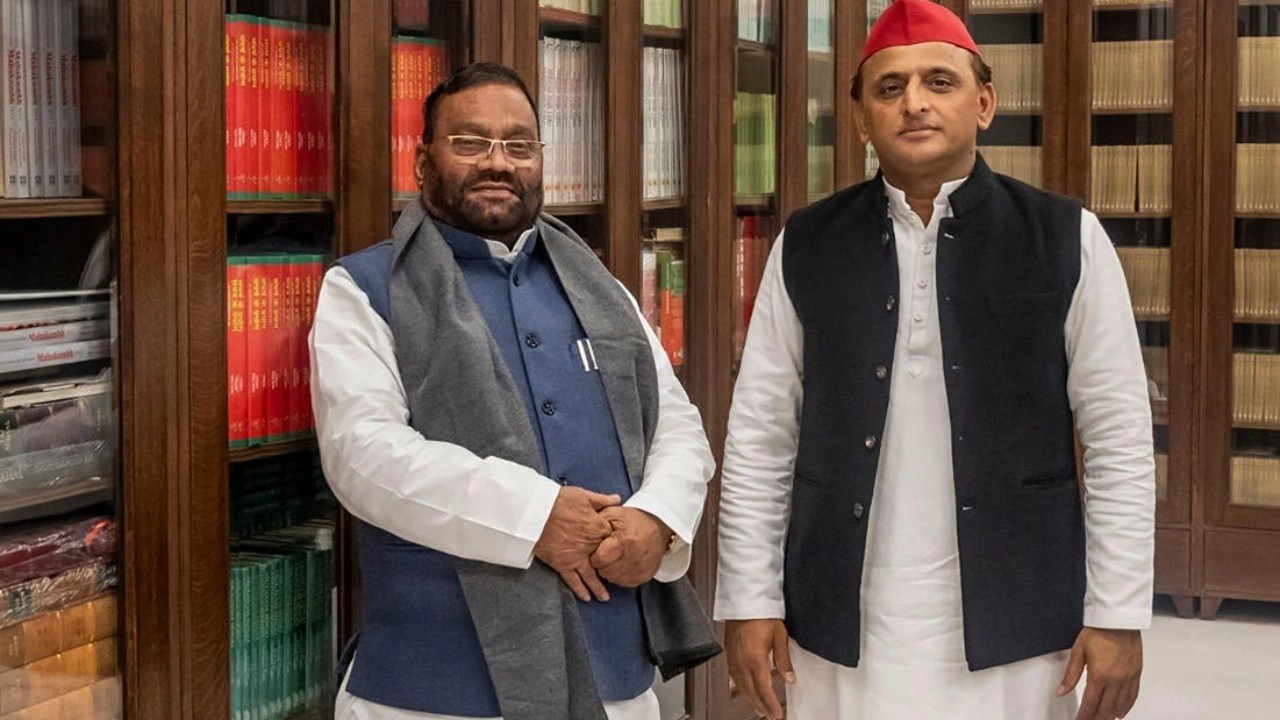SP leader backs Swami Prasad Maurya, asks Akhilesh Yadav not to accept resignation