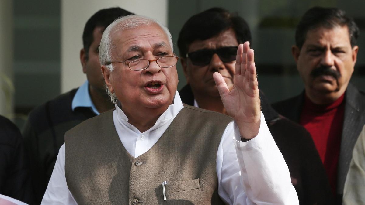 Kerala Governor accused minister of violating law