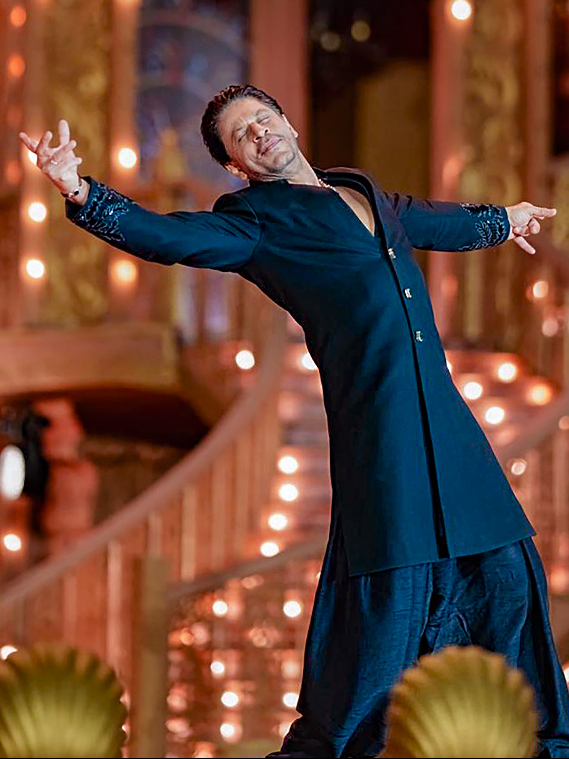 Shah Rukh also grooved to some of his famous songs.