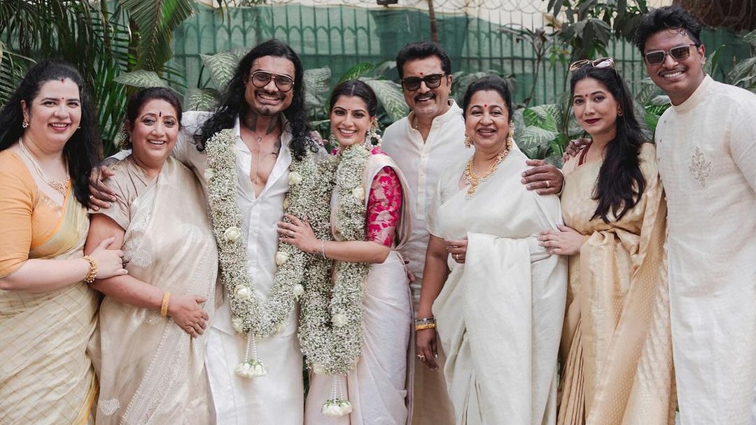 Varalaxmi Sarathkumar gets engaged to Nicholai Sachdev; See Pics