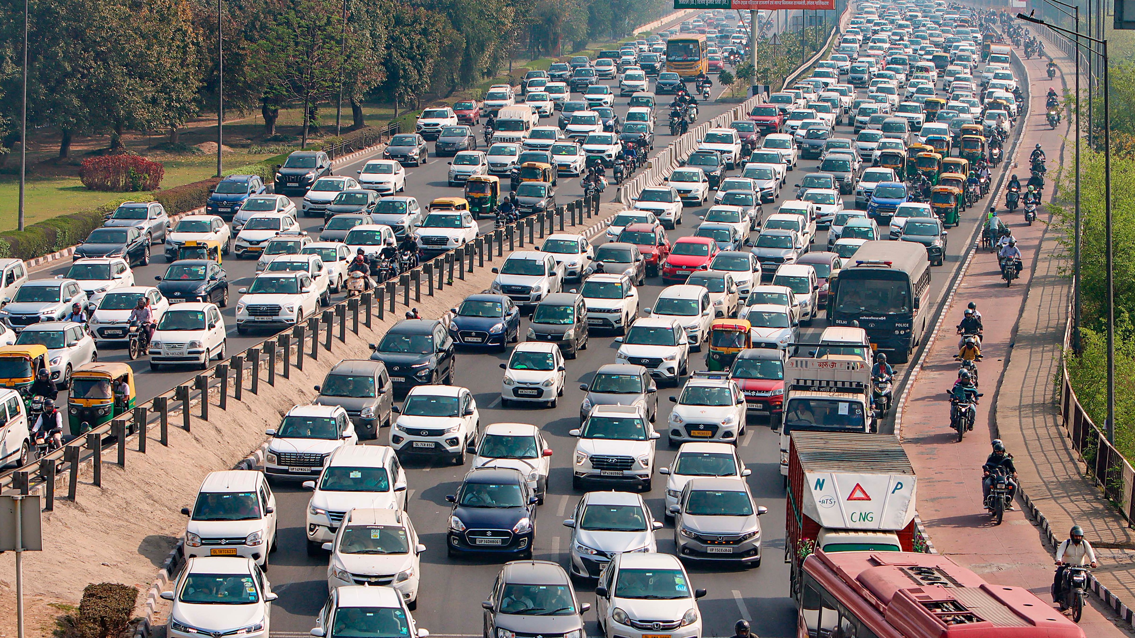 Traffic snarls in central Delhi due to farmers' 'mahapanchayat'