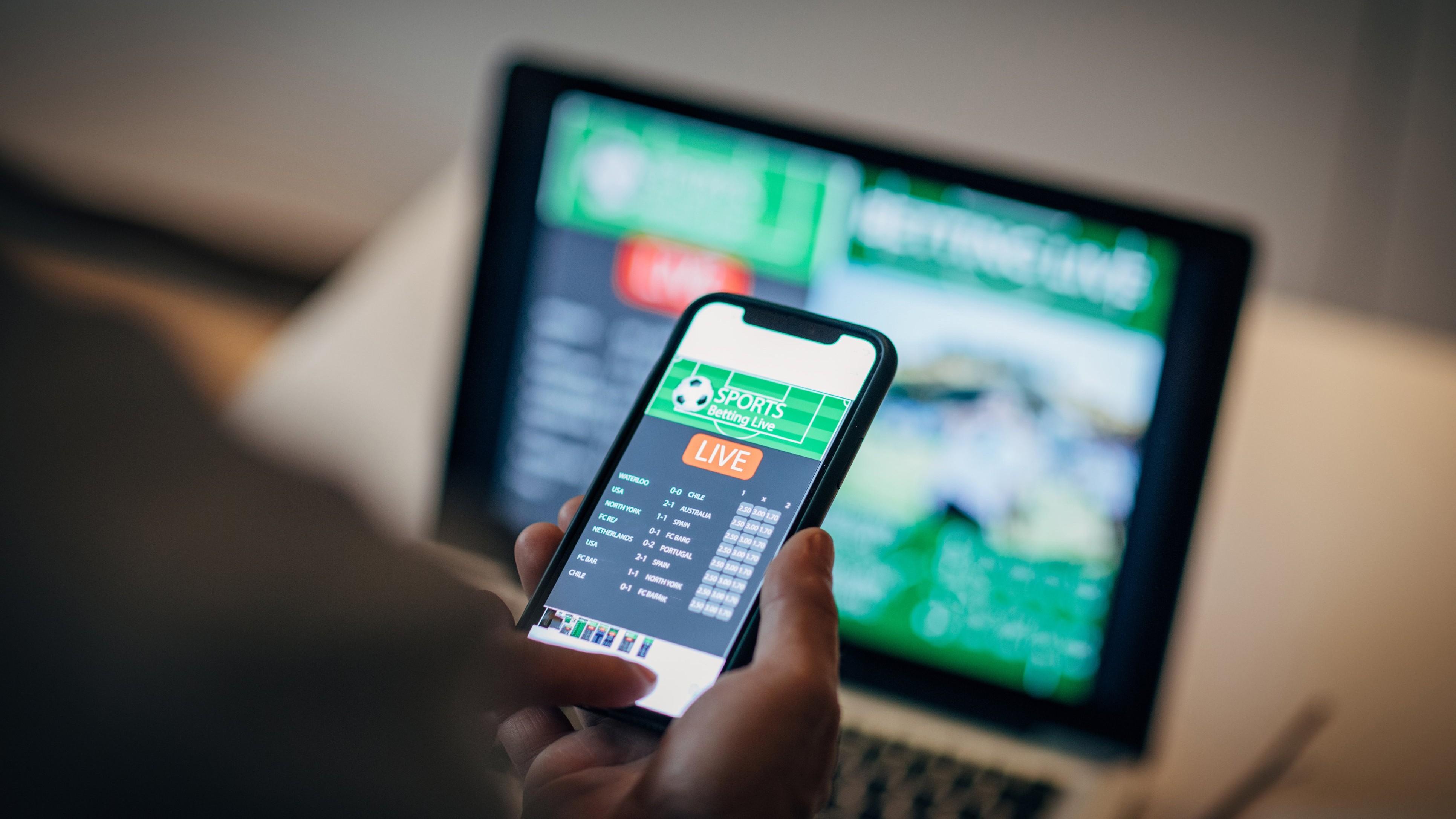 Online betting thriving as legality remains grey