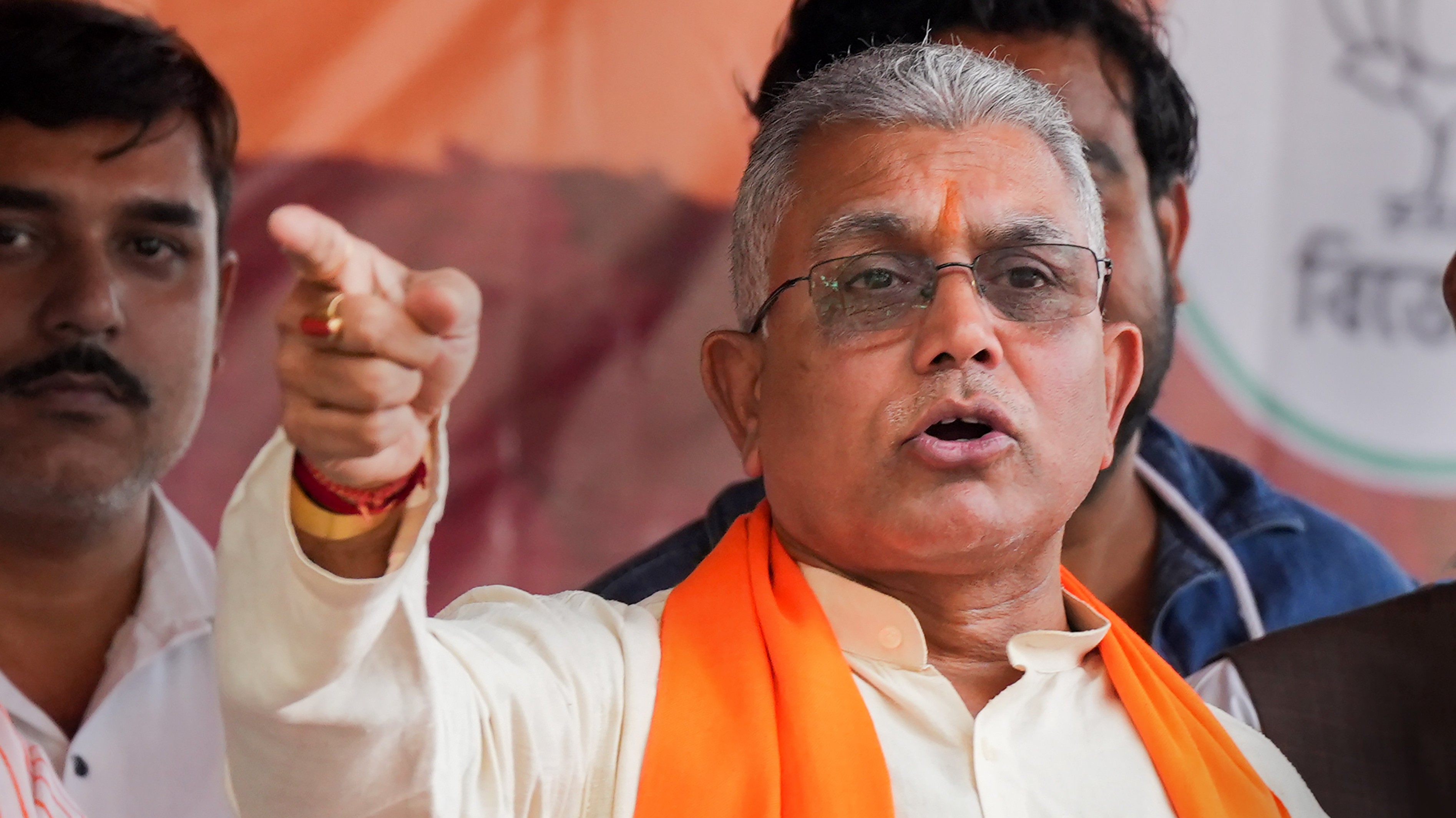 Dilip Ghosh Alleges Social Media Conspiracy, Files Complaint with Kolkata Cyber Crime Cell Dilip Ghosh Alleges Social Media Conspiracy, Files Complaint with Kolkata Cyber Crime Cell