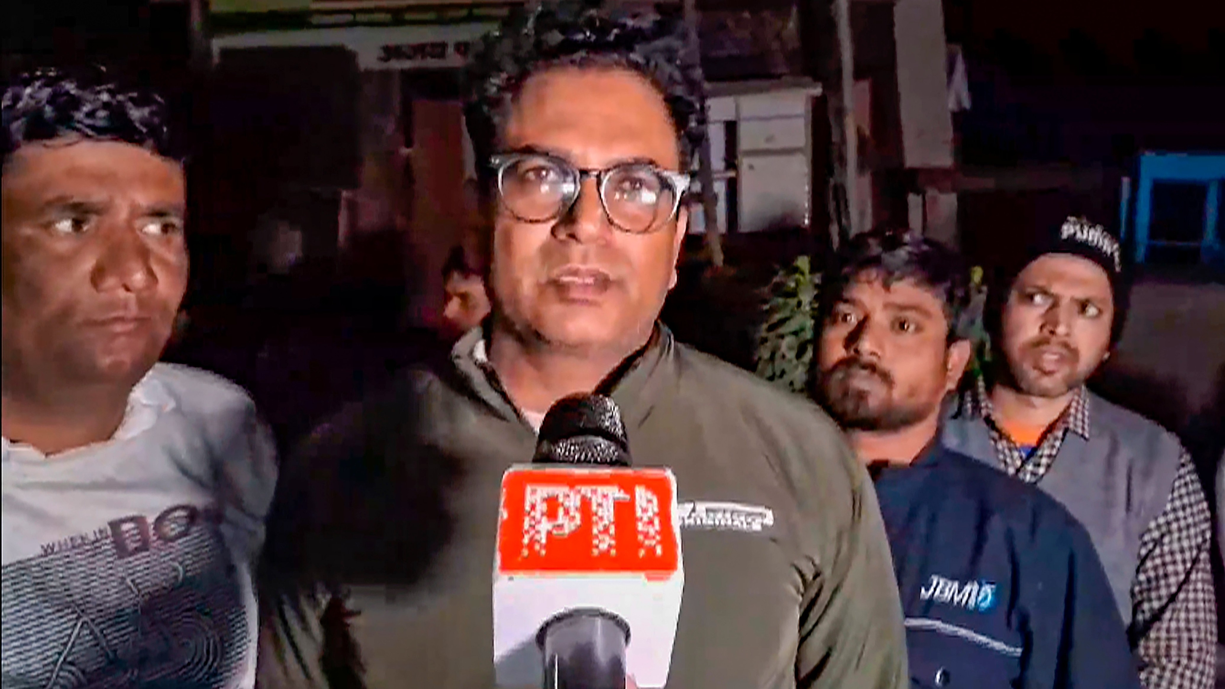 DDA demolition | Uttarkashi tunnel rescuer Wakeel Hassan, family spend second night on footpath