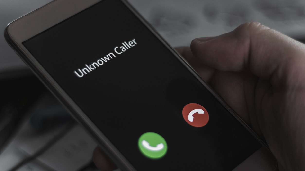Ex-employee makes bomb threat call to eatery to avenge dismissal  